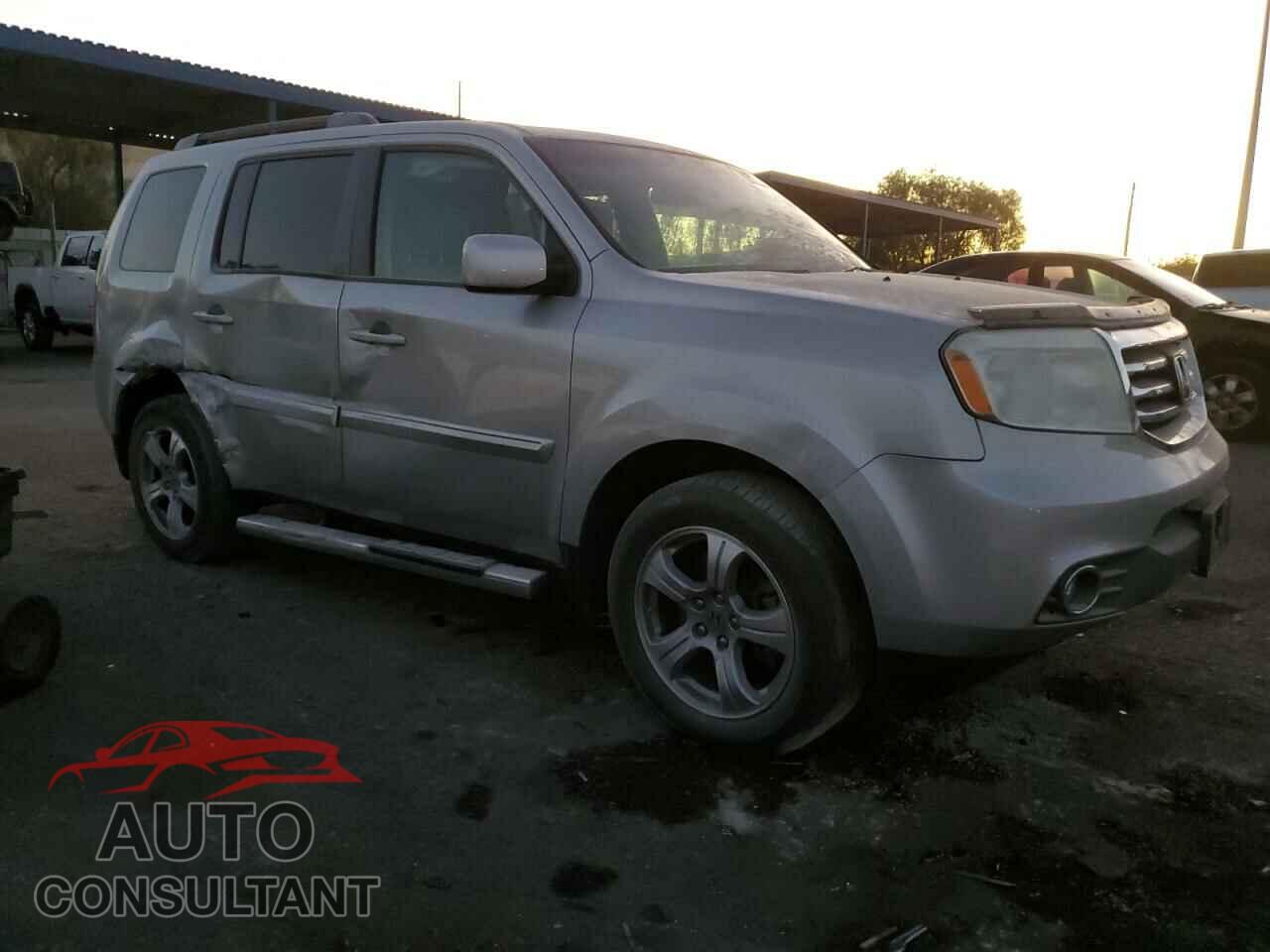HONDA PILOT 2013 - 5FNYF4H52DB005636
