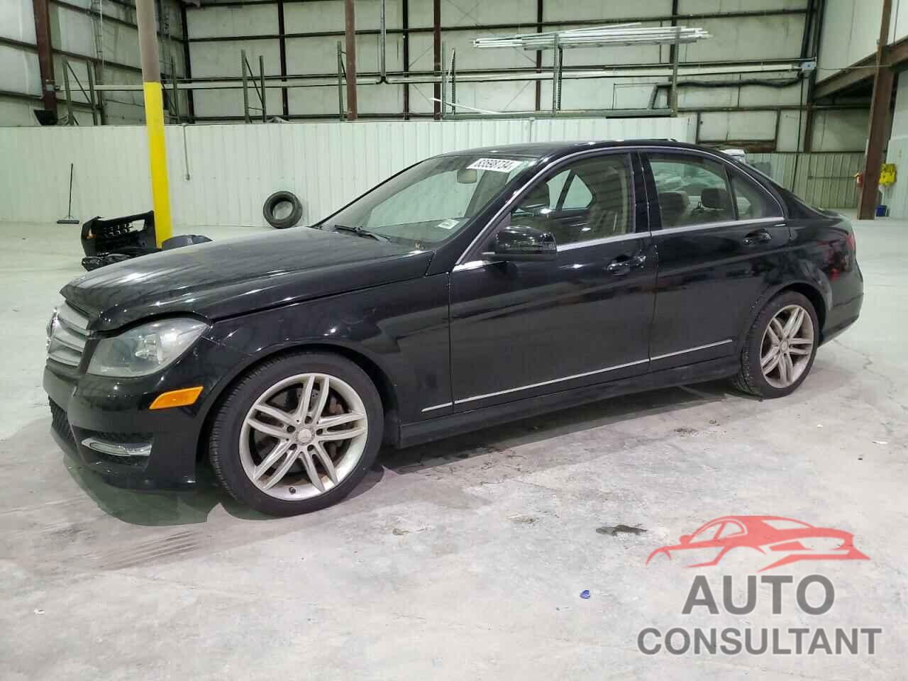 MERCEDES-BENZ C-CLASS 2013 - WDDGF8AB6DR256520