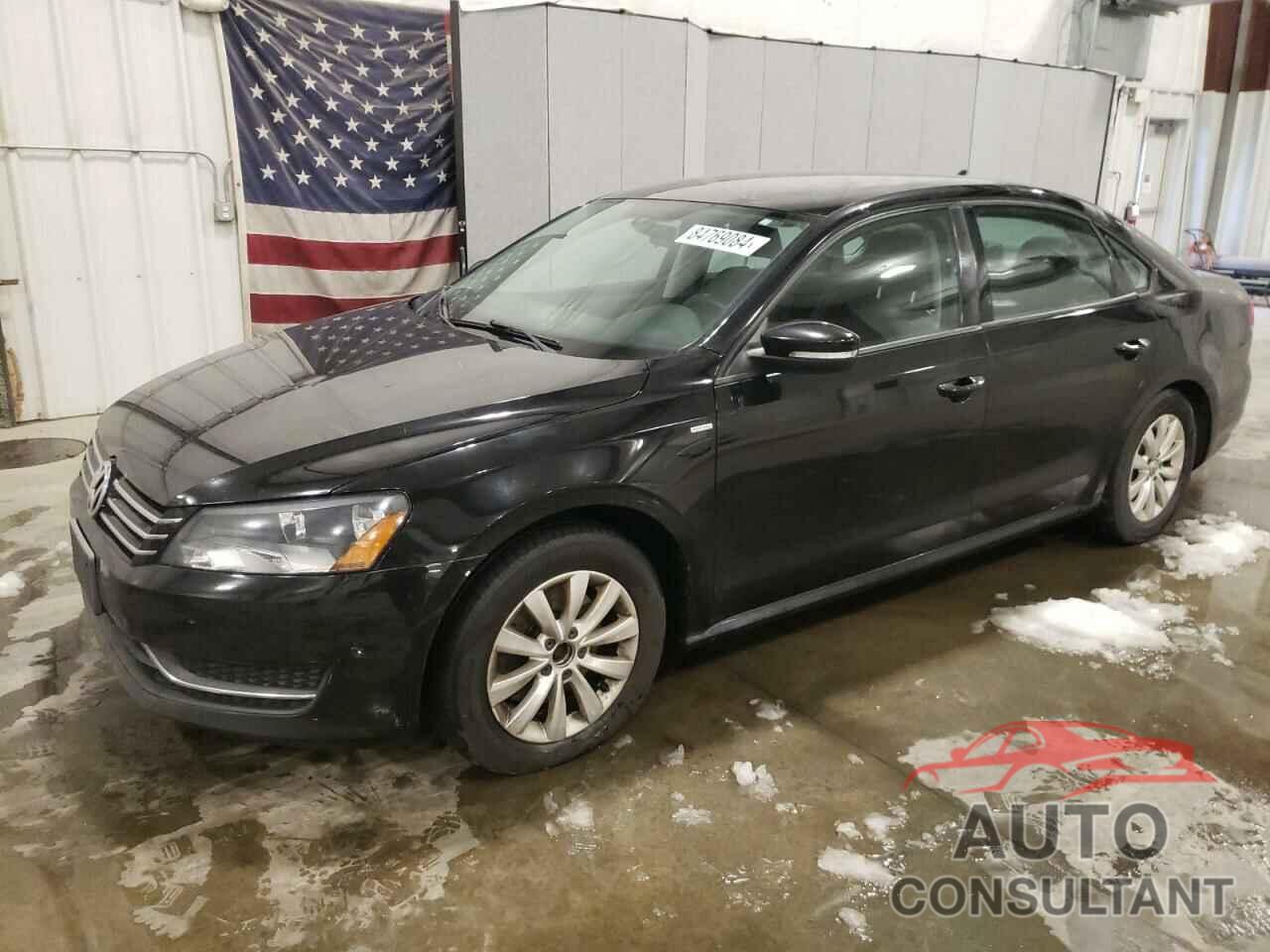 VOLKSWAGEN PASSAT 2013 - 1VWAH7A33DC142844
