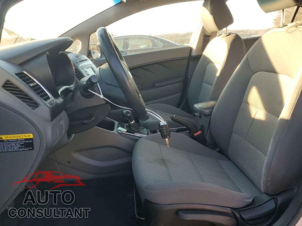 KIA FORTE 2017 - 3KPFK4A79HE019897