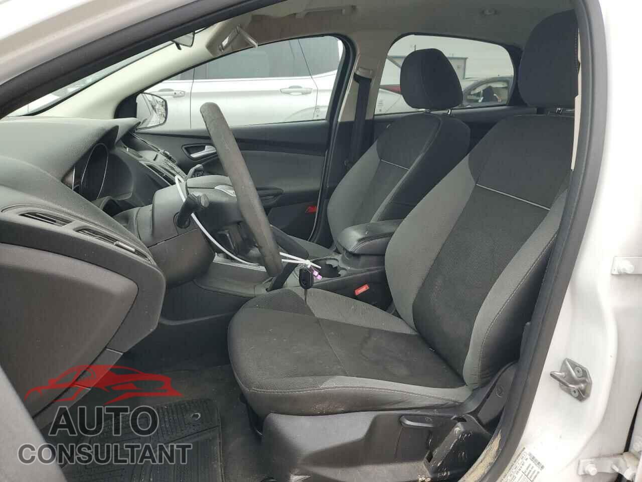 FORD FOCUS 2014 - 1FADP3F24EL372105