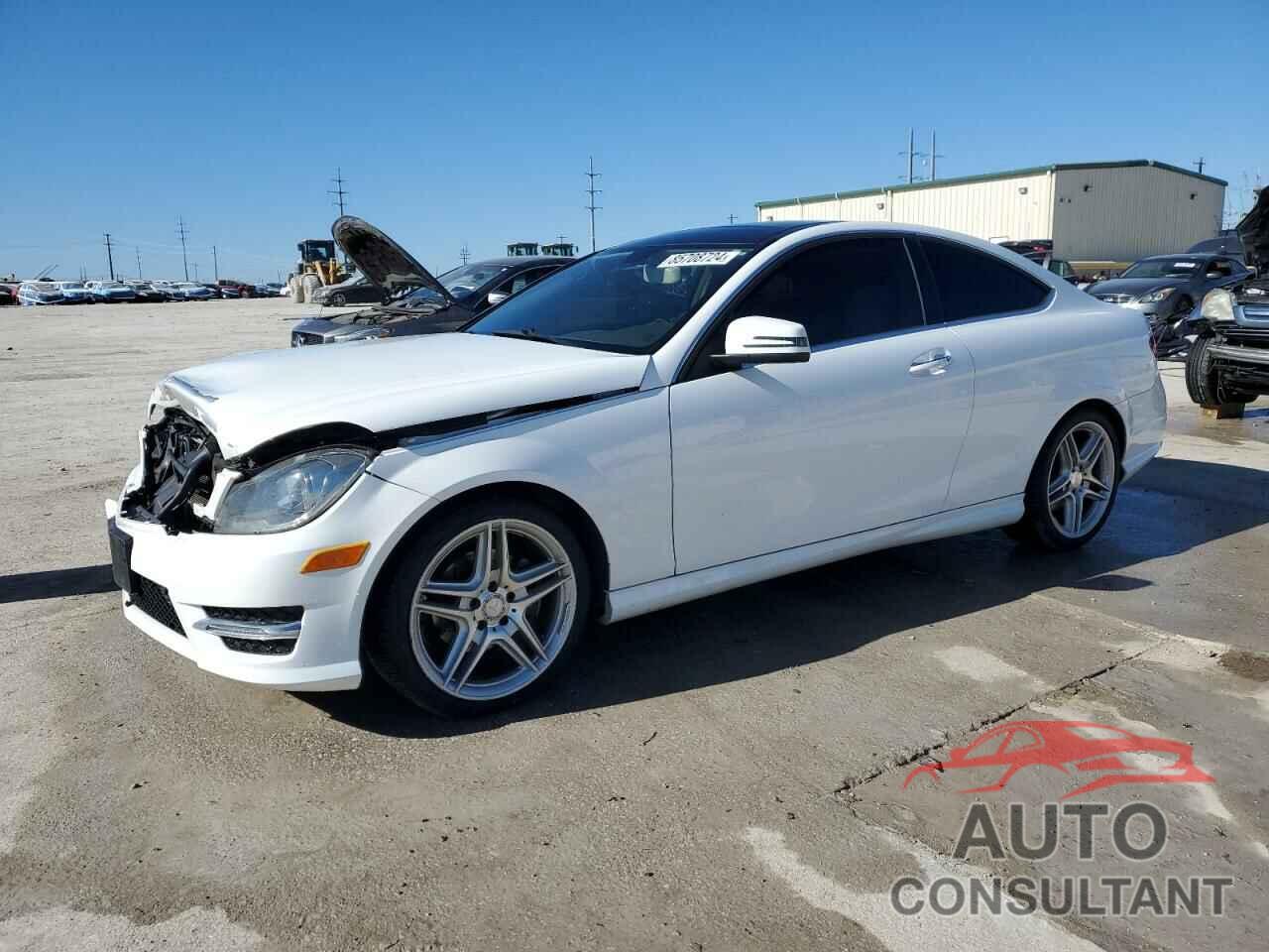 MERCEDES-BENZ C-CLASS 2015 - WDDGJ4HB3FG366145