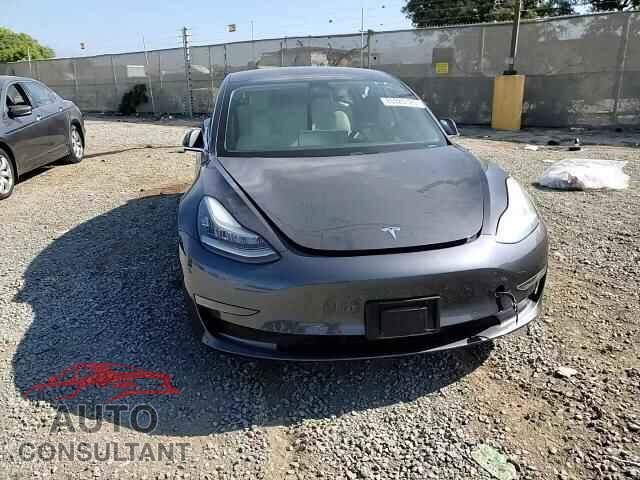 TESLA MODEL 3 2019 - 5YJ3E1EB7KF195257