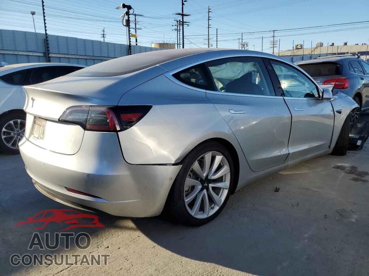 TESLA MODEL 3 2018 - 5YJ3E1EA4JF010961