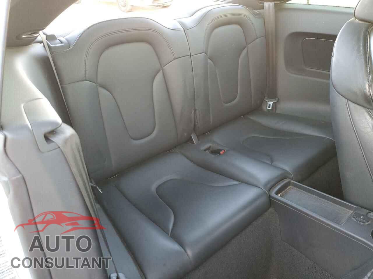 AUDI TT 2013 - TRUBFAFK3D1006077