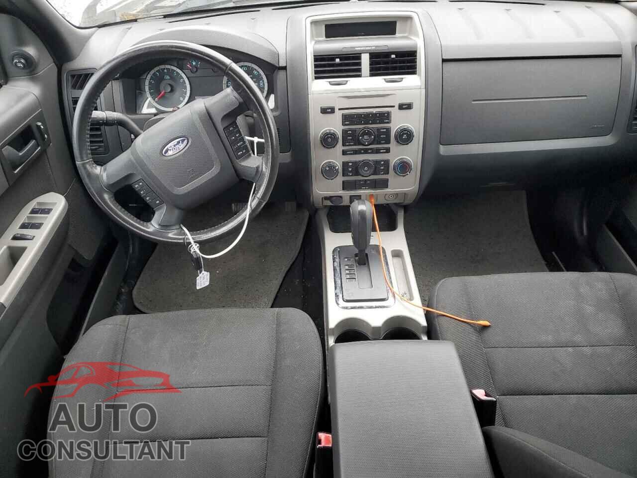 FORD ESCAPE 2010 - 1FMCU9DG9AKB95708