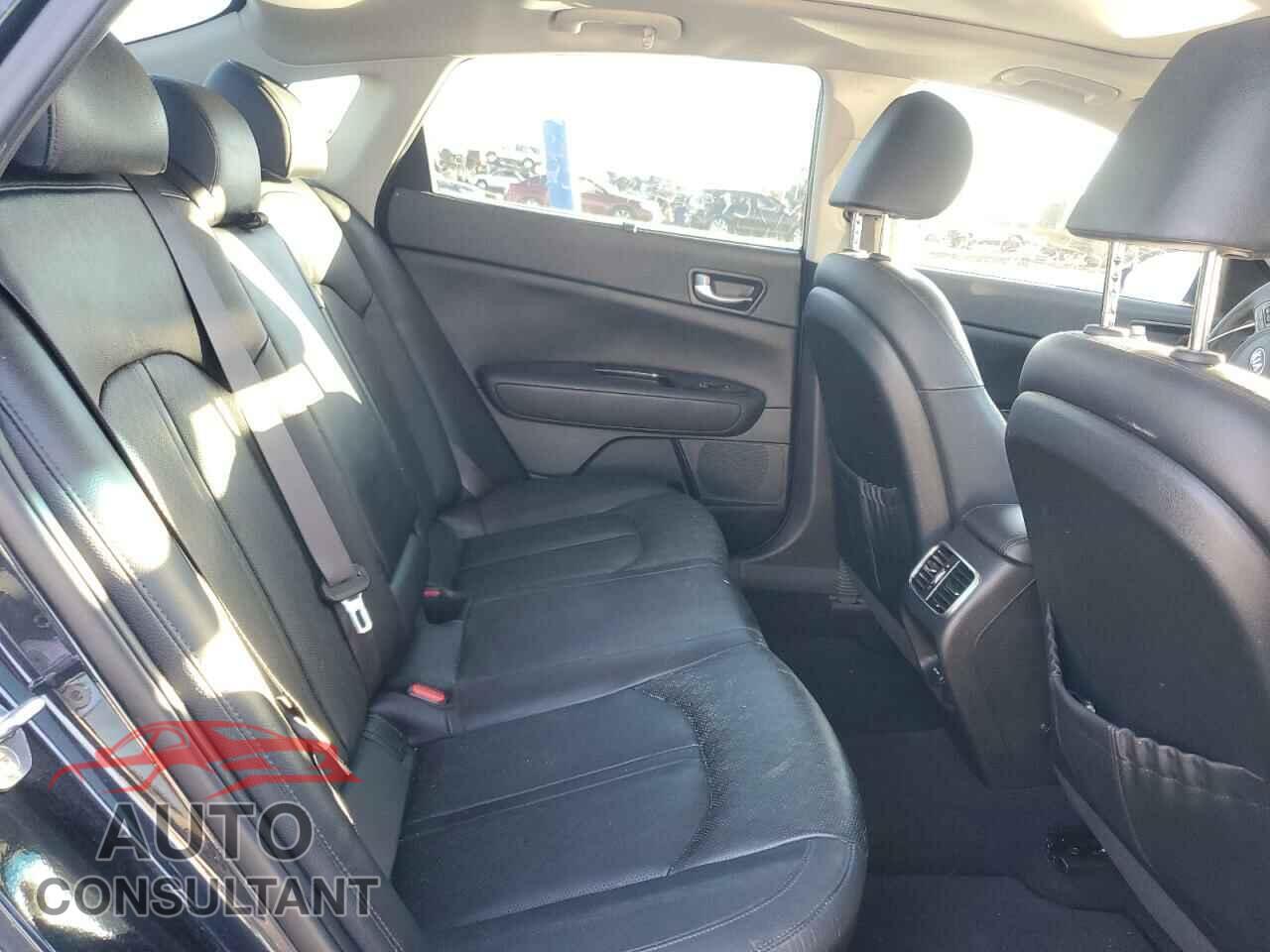 KIA OPTIMA 2017 - KNAGU4LC8H5005247