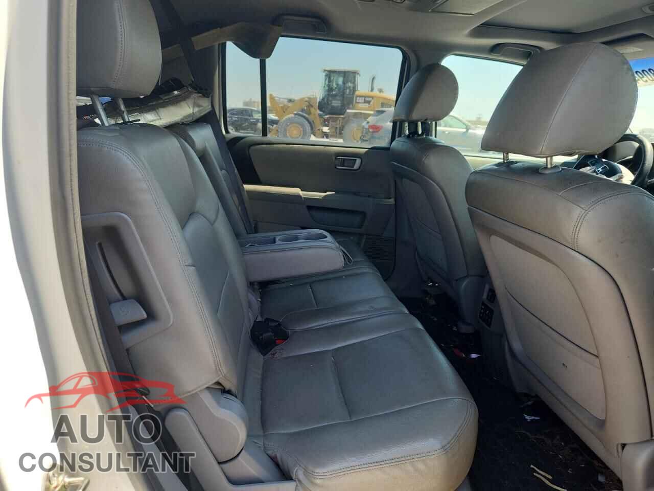 HONDA PILOT 2015 - 5FNYF3H30FB024598
