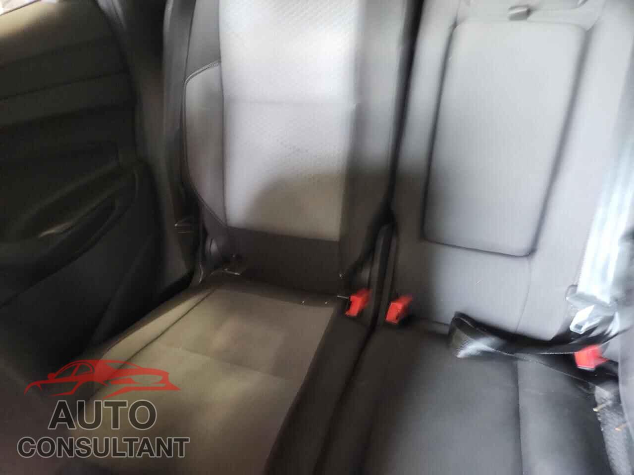 FORD ESCAPE 2017 - 1FMCU0GD8HUC09402