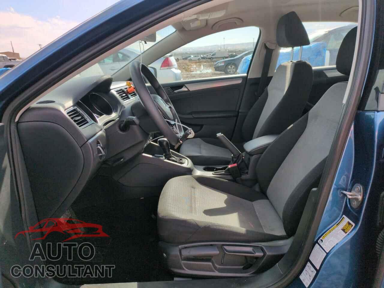 VOLKSWAGEN JETTA 2017 - 3VW2B7AJXHM218908