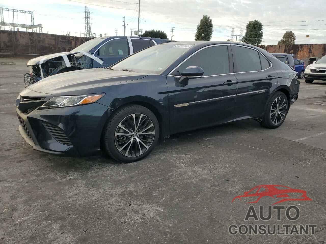 TOYOTA CAMRY 2018 - 4T1B11HK4JU529300