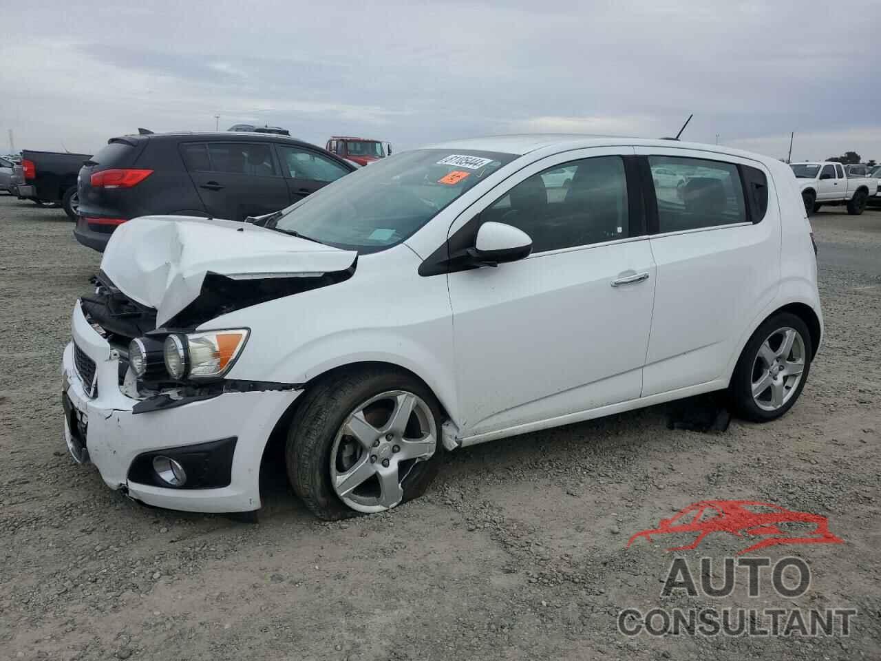 CHEVROLET SONIC 2016 - 1G1JE6SB6G4151816