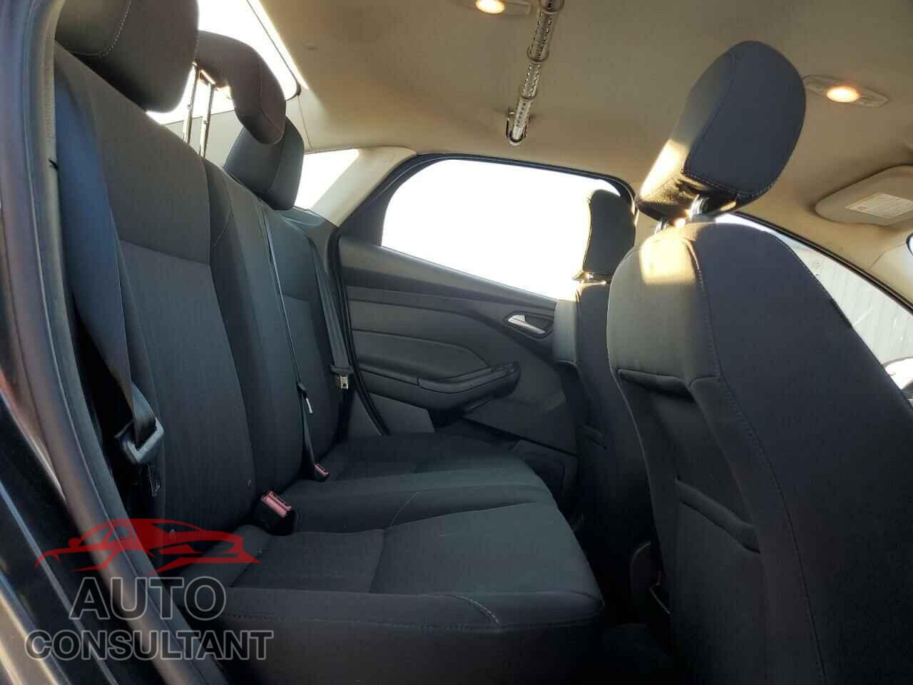 FORD FOCUS 2015 - 1FADP3F22FL277687