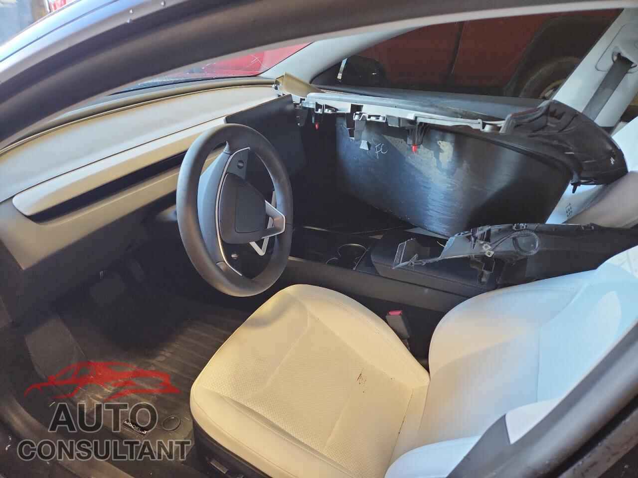 TESLA MODEL 3 2024 - 5YJ3E1EB4RF834768