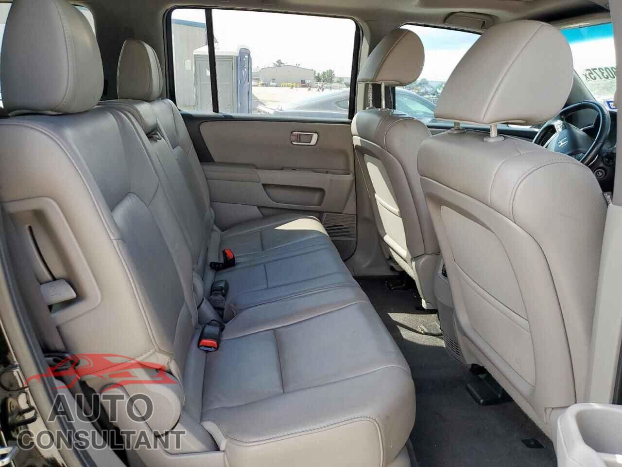 HONDA PILOT 2013 - 5FNYF3H5XDB003580