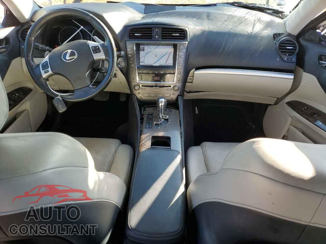 LEXUS IS 2011 - JTHCF5C22B5052420