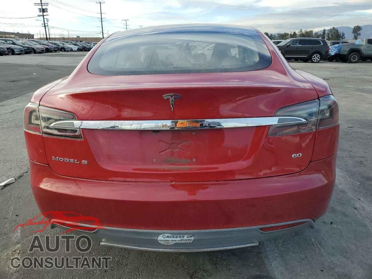 TESLA MODEL S 2013 - 5YJSA1AG6DFP08252