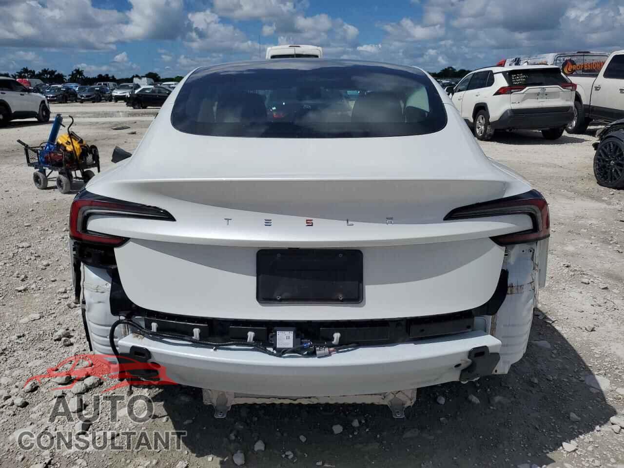 TESLA MODEL 3 2024 - 5YJ3E1EA0RF731595