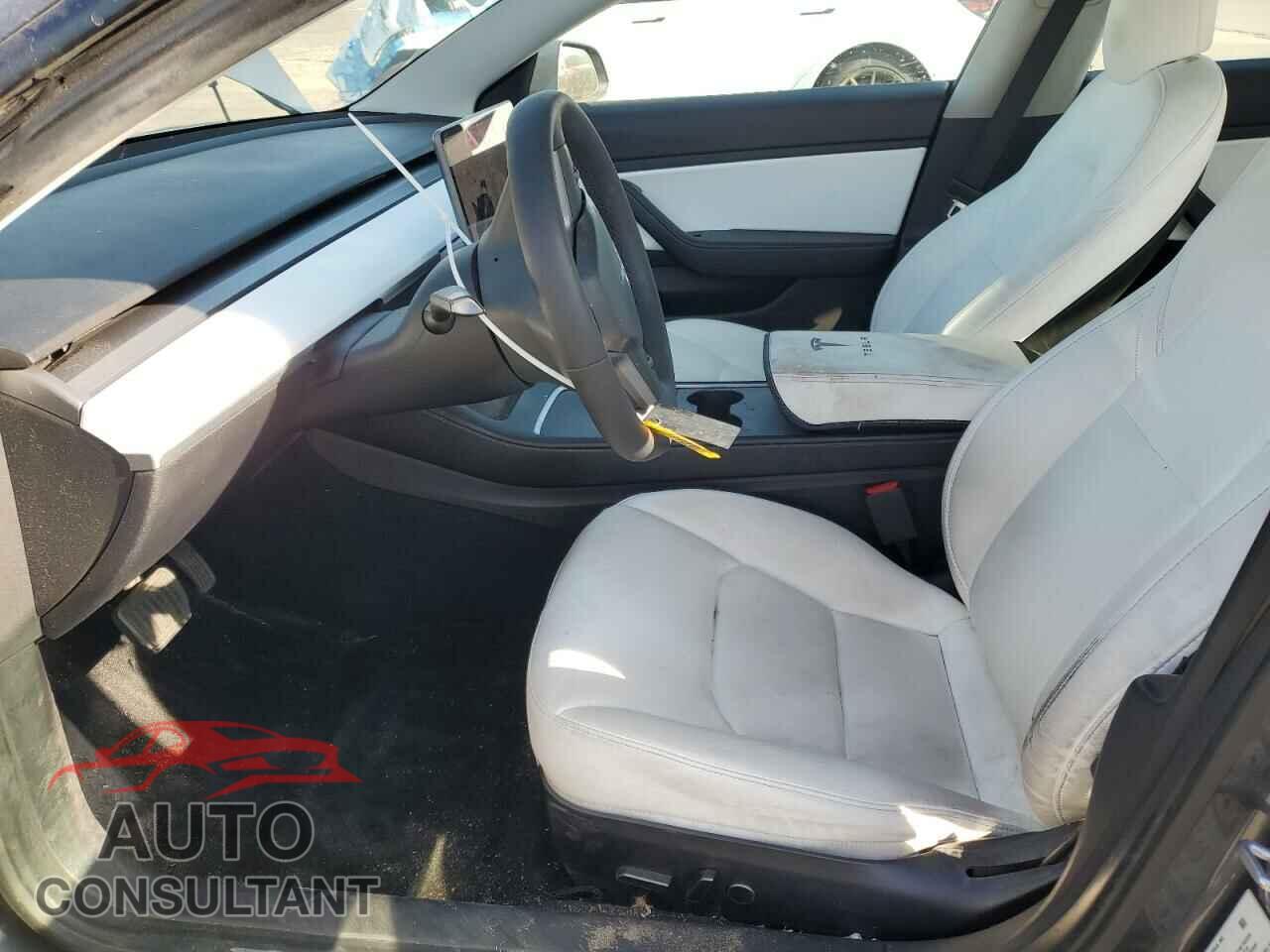 TESLA MODEL 3 2021 - 5YJ3E1EA0MF875267