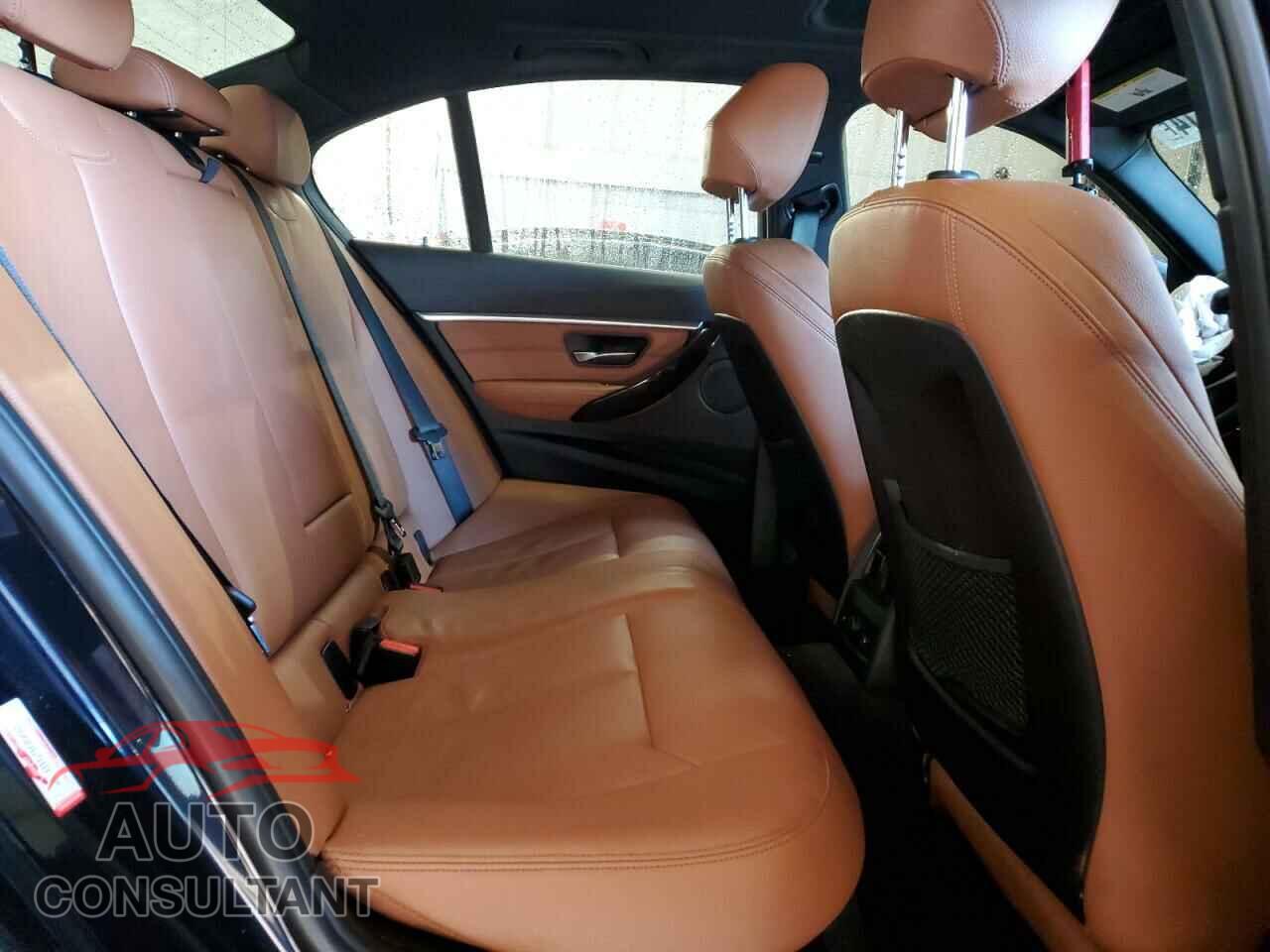 BMW 3 SERIES 2016 - WBA8E3G55GNU05563