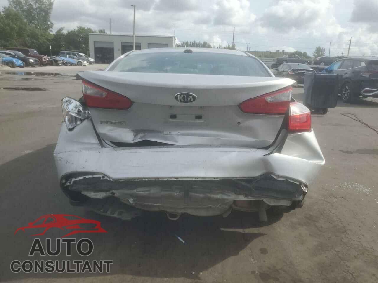 KIA FORTE 2015 - KNAFK4A67F5405683