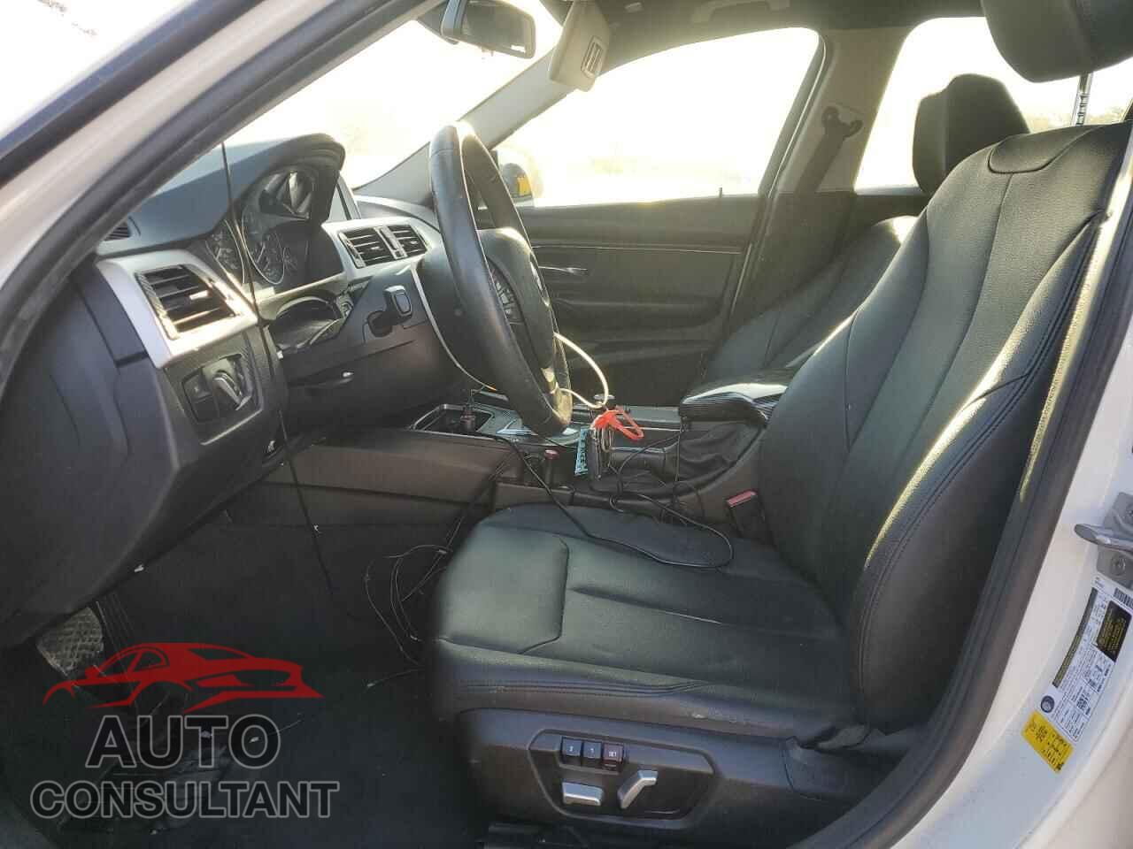 BMW 3 SERIES 2016 - WBA8E1G57GNU10560