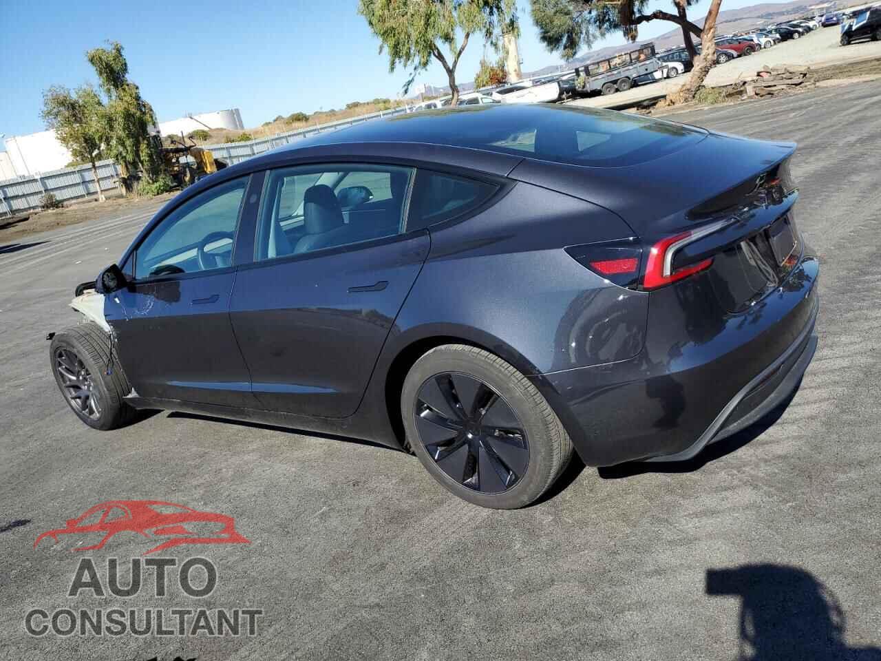 TESLA MODEL 3 2024 - 5YJ3E1EA4RF864893