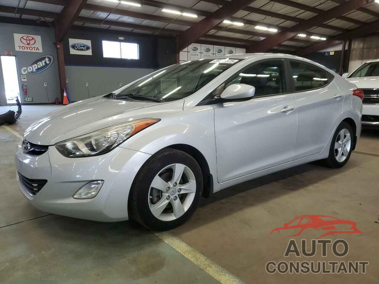 HYUNDAI ELANTRA 2013 - KMHDH4AE7DU828245