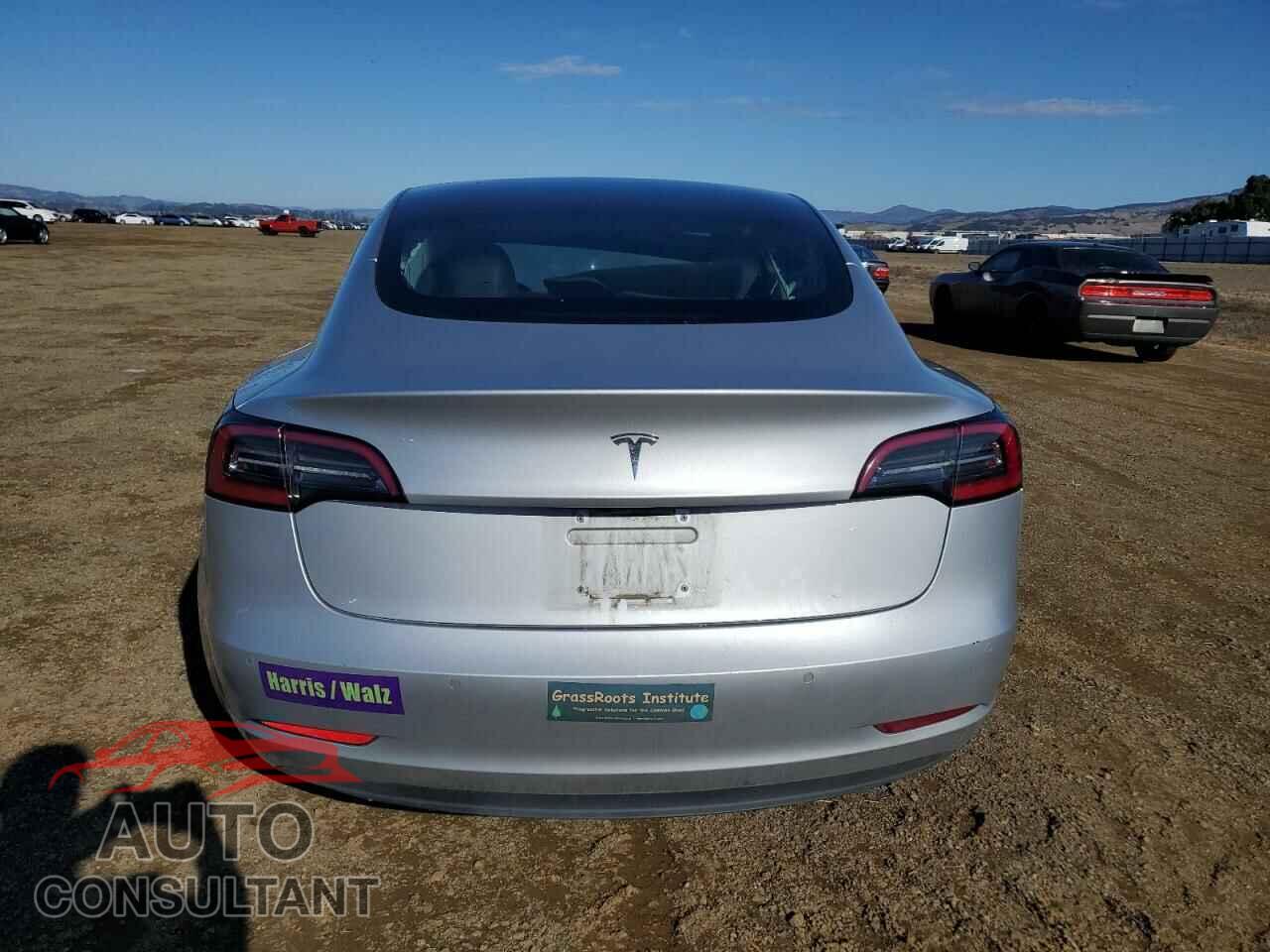 TESLA MODEL 3 2018 - 5YJ3E1EA3JF077292