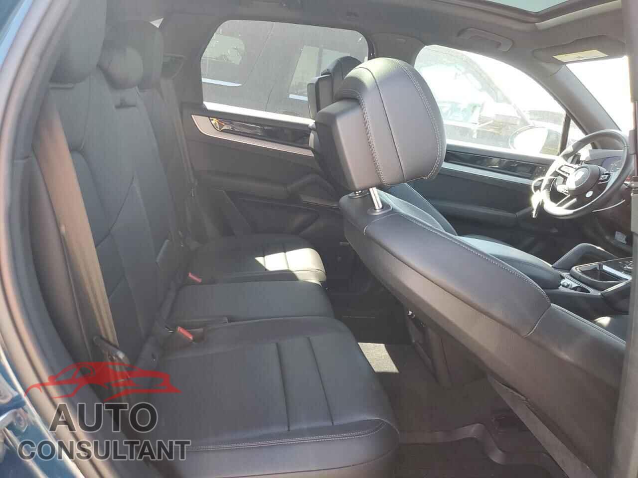 PORSCHE CAYENNE 2024 - WP1AA2AY5RDA11193