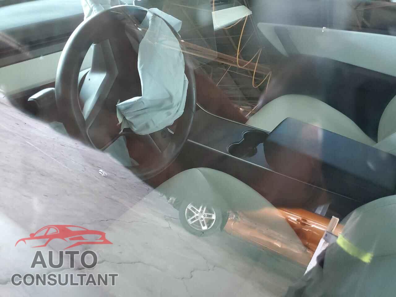 TESLA MODEL 3 2018 - 5YJ3E1EA9JF155266