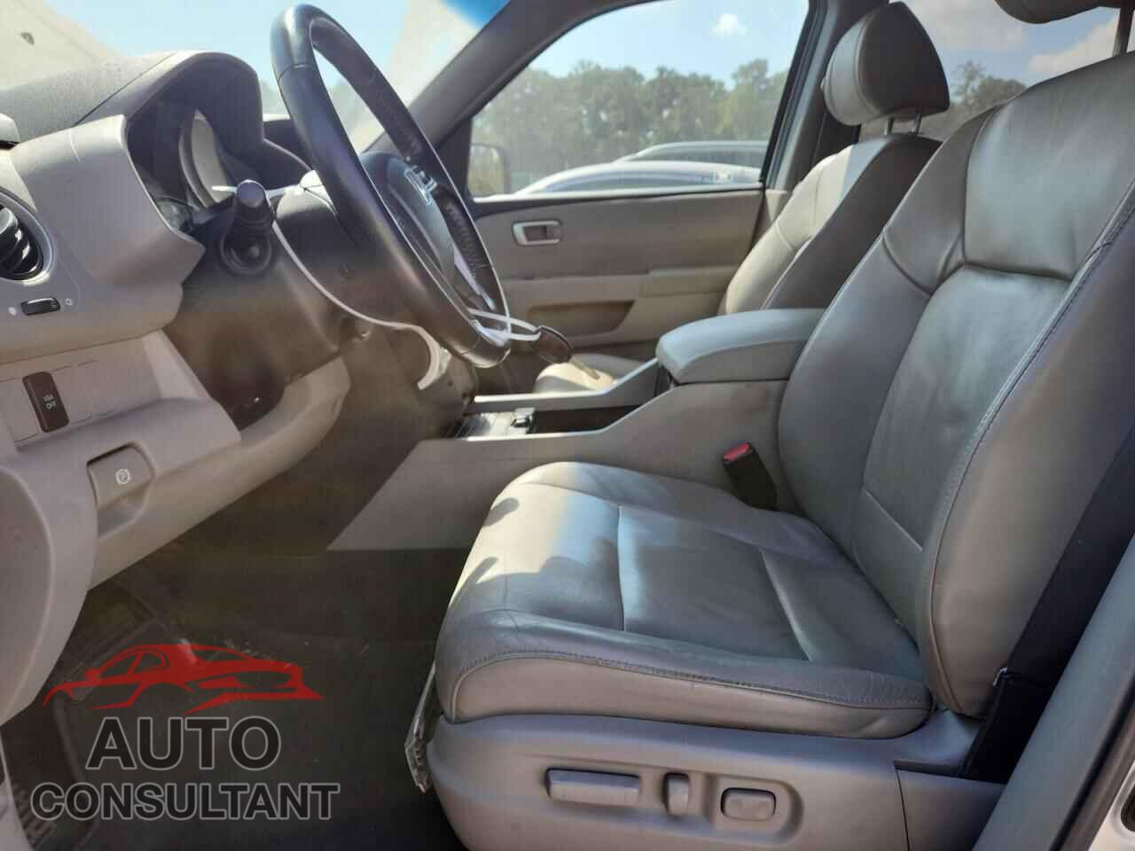 HONDA PILOT 2011 - 5FNYF3H55BB006948