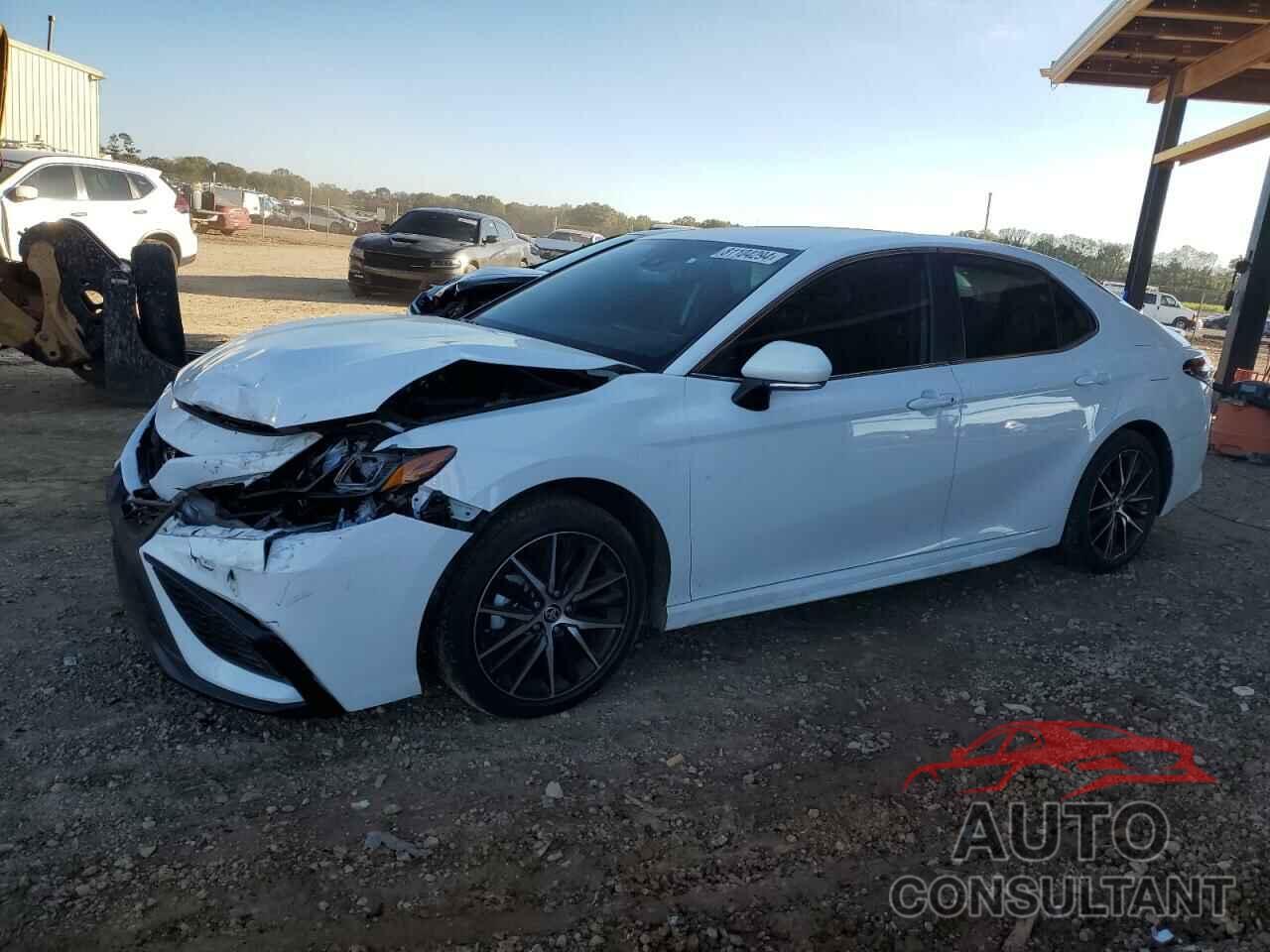 TOYOTA CAMRY 2022 - 4T1T11AK8NU677213