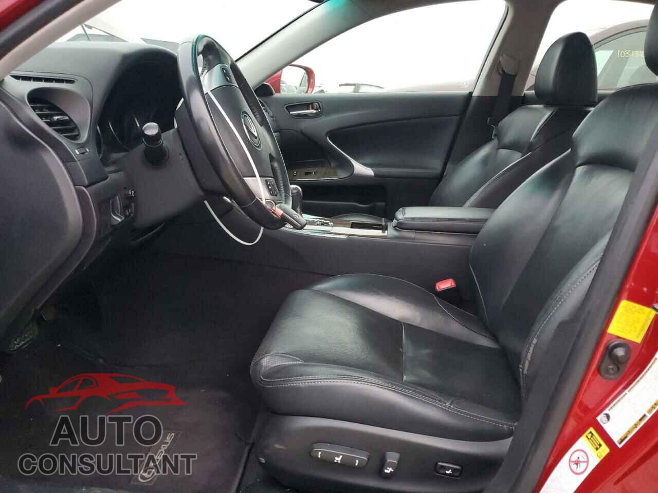 LEXUS IS 2011 - JTHBF5C22B5153260