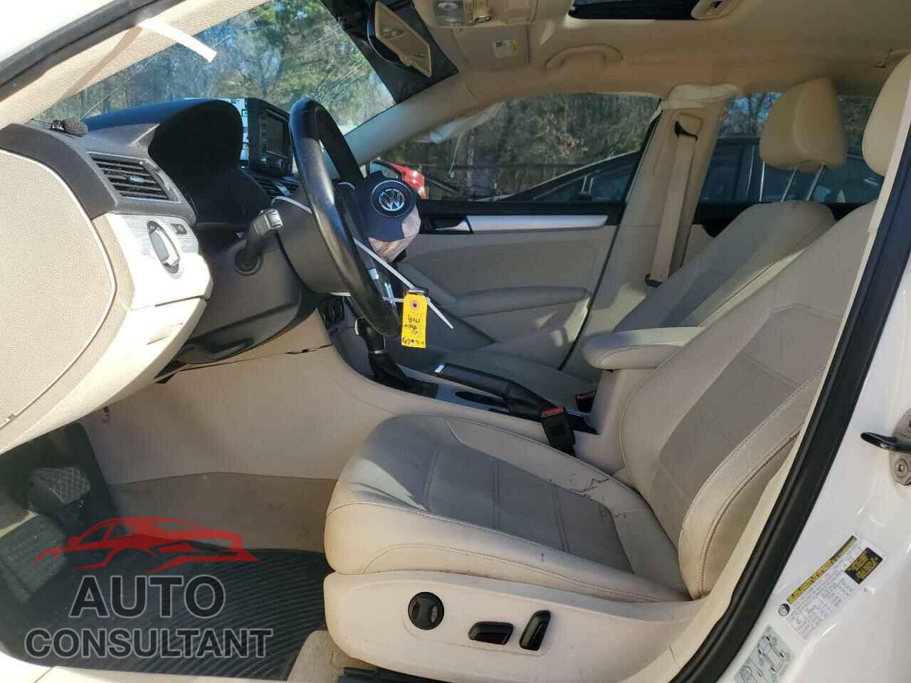VOLKSWAGEN PASSAT 2013 - 1VWBP7A3XDC095285