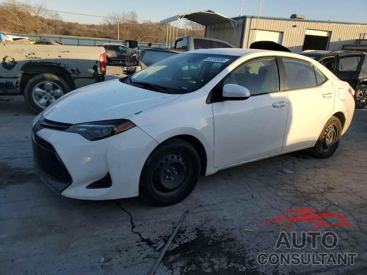 TOYOTA COROLLA 2018 - 5YFBURHEXJP842160