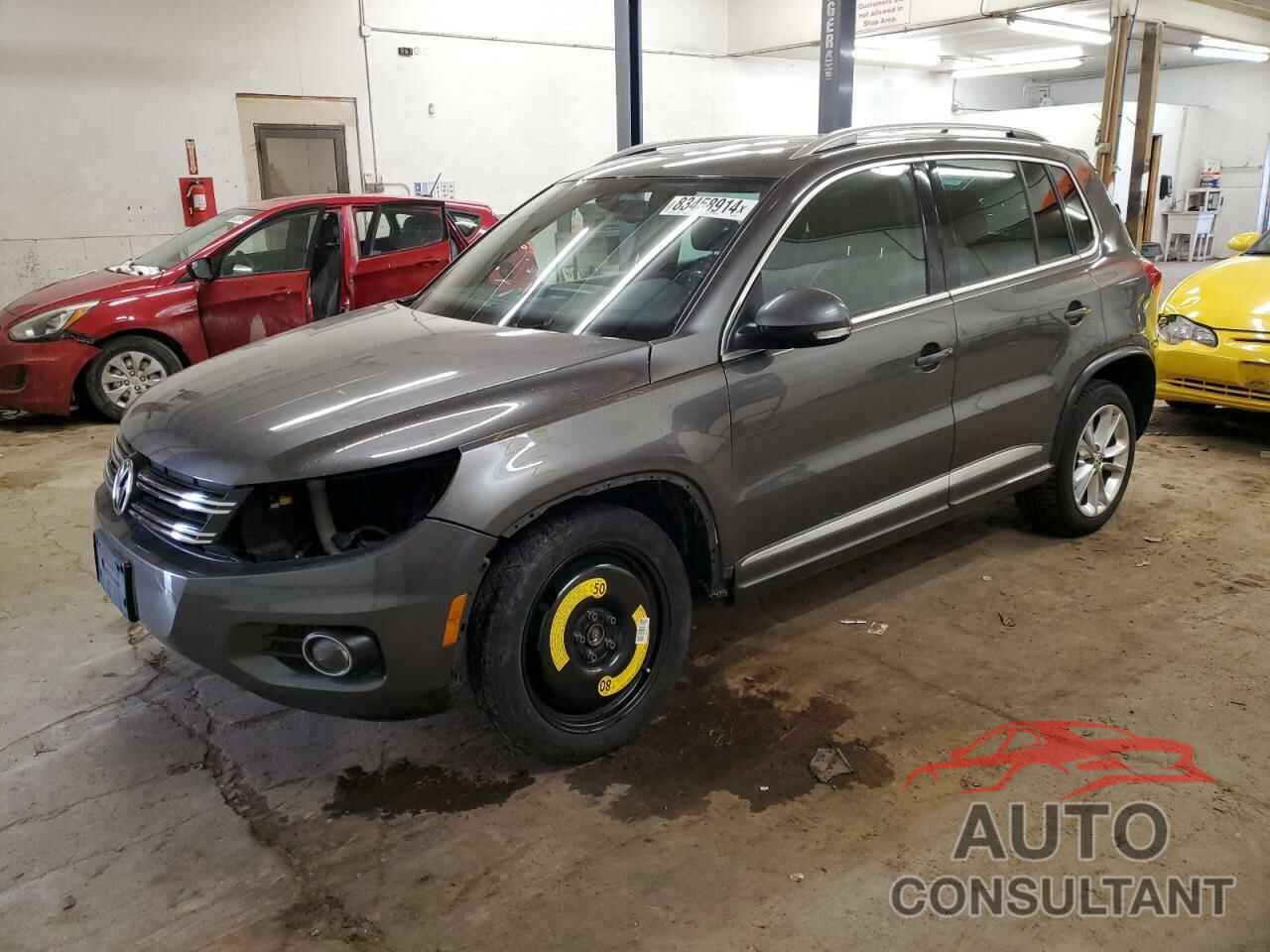 VOLKSWAGEN TIGUAN 2015 - WVGBV7AX1FW020533