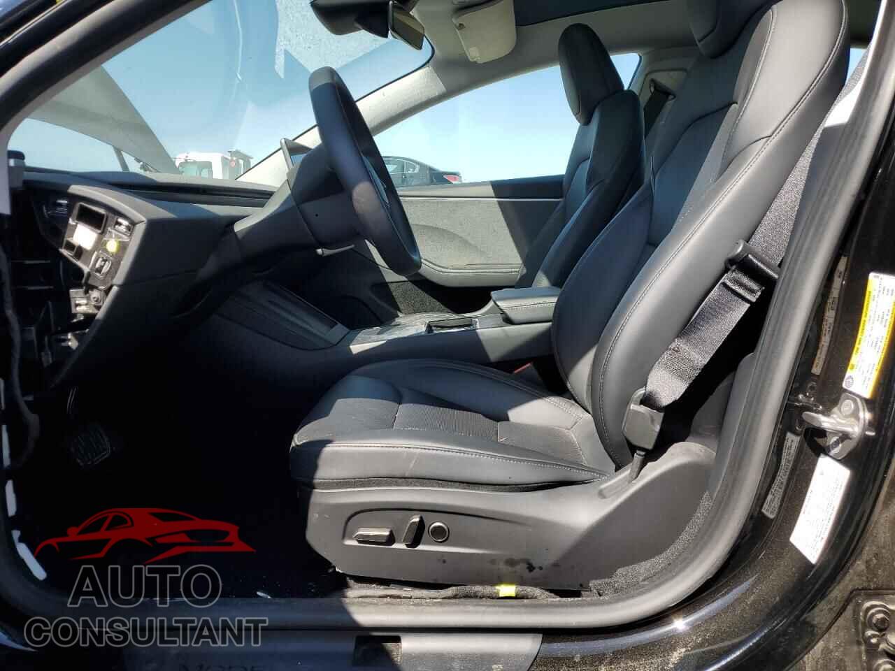 TESLA MODEL 3 2024 - 5YJ3E1EA9RF842940