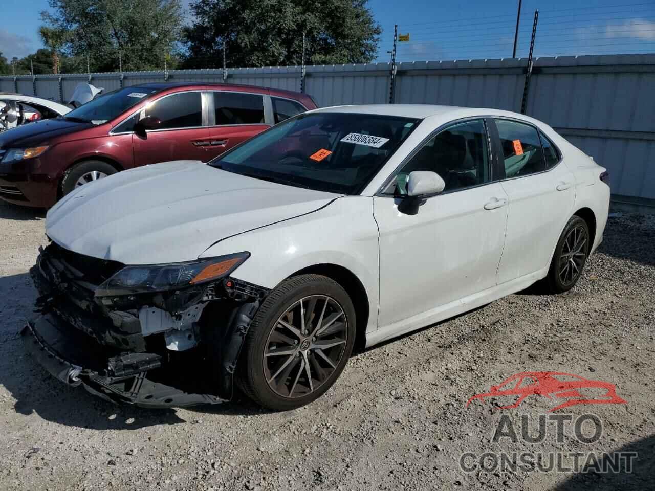 TOYOTA CAMRY 2021 - 4T1G11AK3MU587872