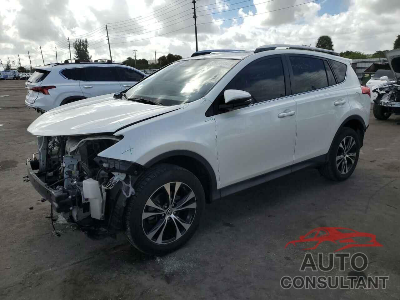 TOYOTA RAV4 2015 - JTMYFREV7FD052043