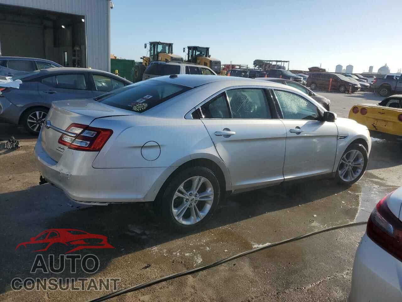 FORD TAURUS 2015 - 1FAHP2E88FG174221