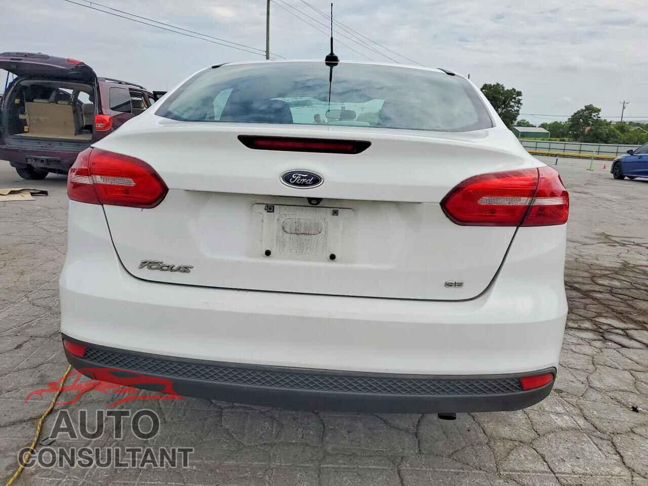 FORD FOCUS 2017 - 1FADP3F27HL275615