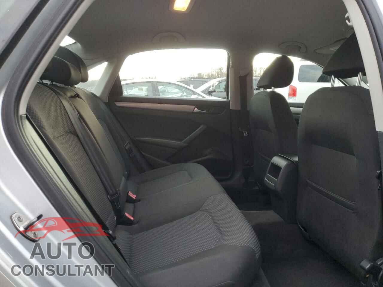 VOLKSWAGEN PASSAT 2012 - 1VWAP7A38CC026170
