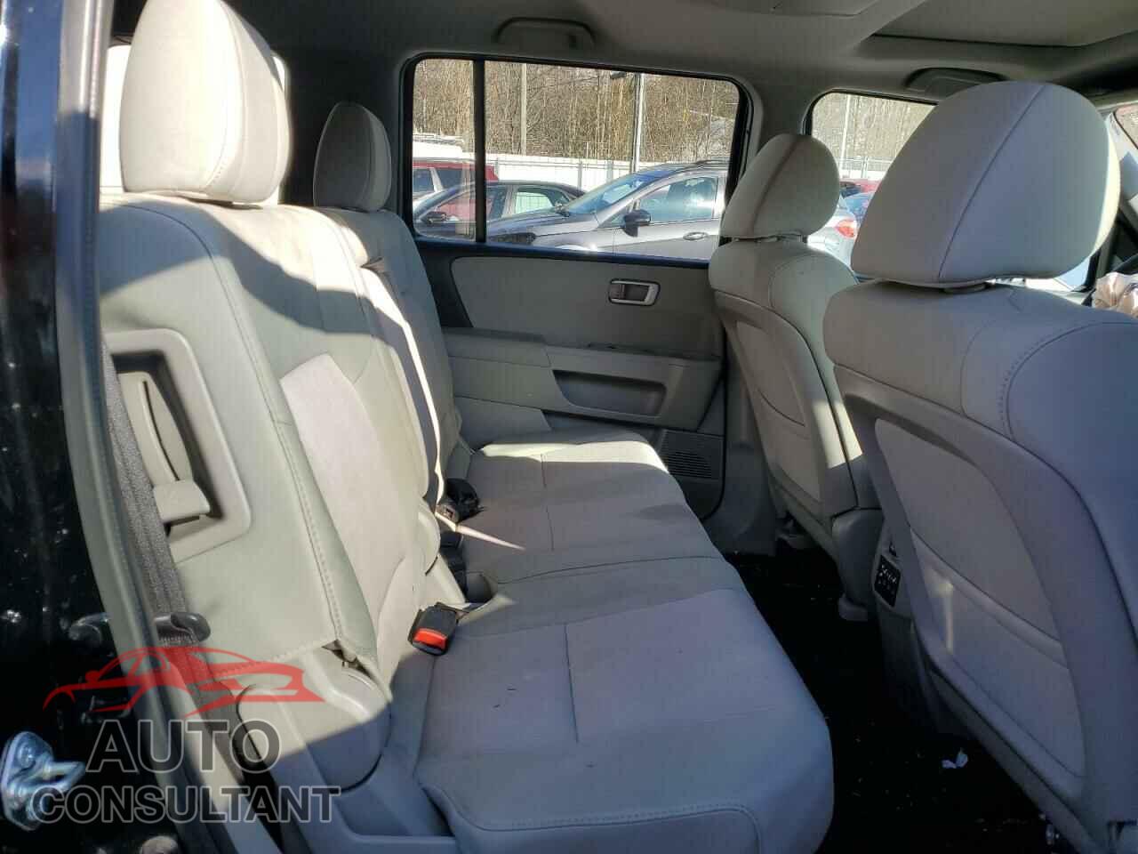 HONDA PILOT 2015 - 5FNYF4H31FB079163
