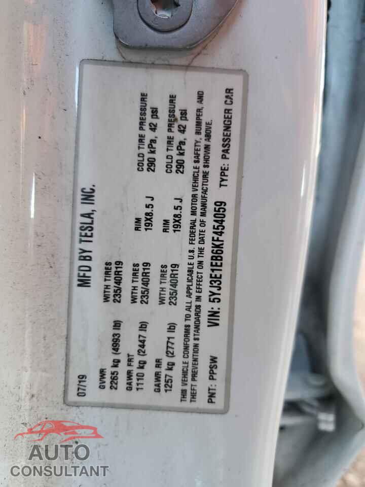 TESLA MODEL 3 2019 - 5YJ3E1EB6KF454059