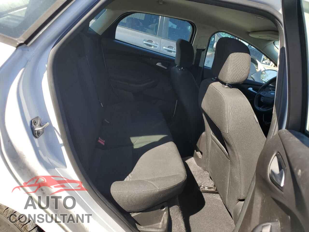 FORD FOCUS 2016 - 1FADP3K29GL391046