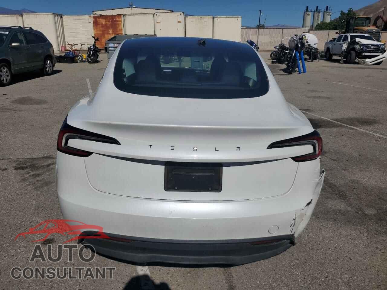TESLA MODEL 3 2024 - 5YJ3E1EA7RF774105