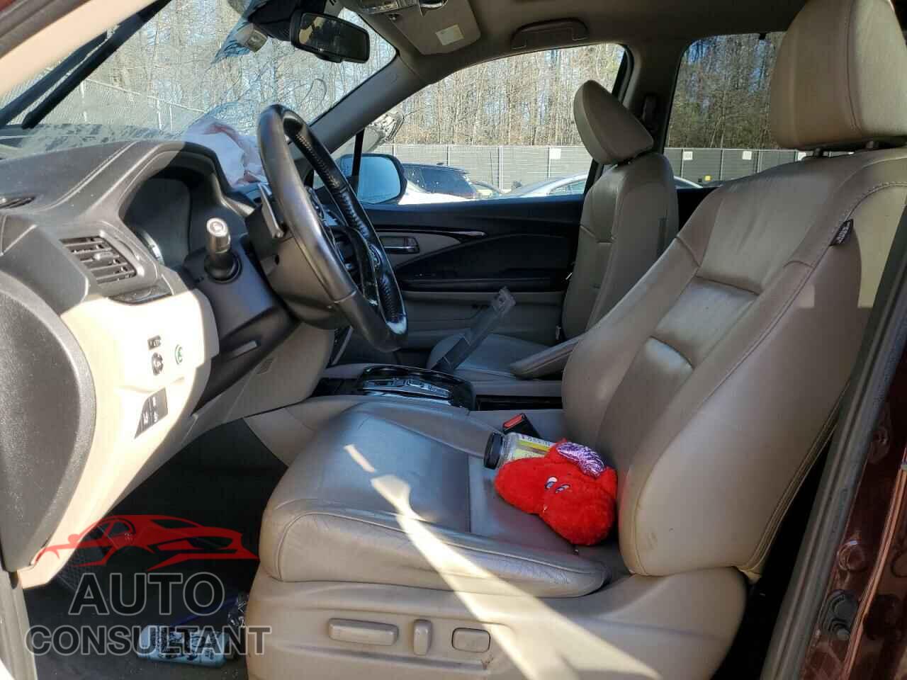 HONDA PILOT 2017 - 5FNYF6H91HB013909