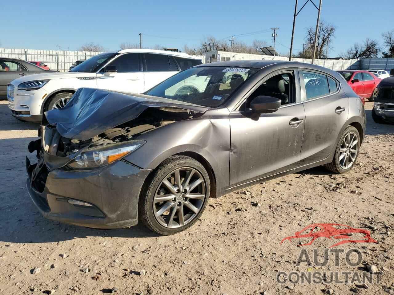 MAZDA 3 2018 - 3MZBN1L36JM179632