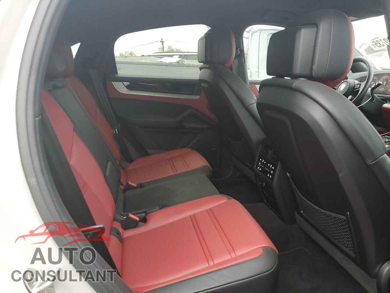 PORSCHE CAYENNE 2024 - WP1BA2AY3RDA52913